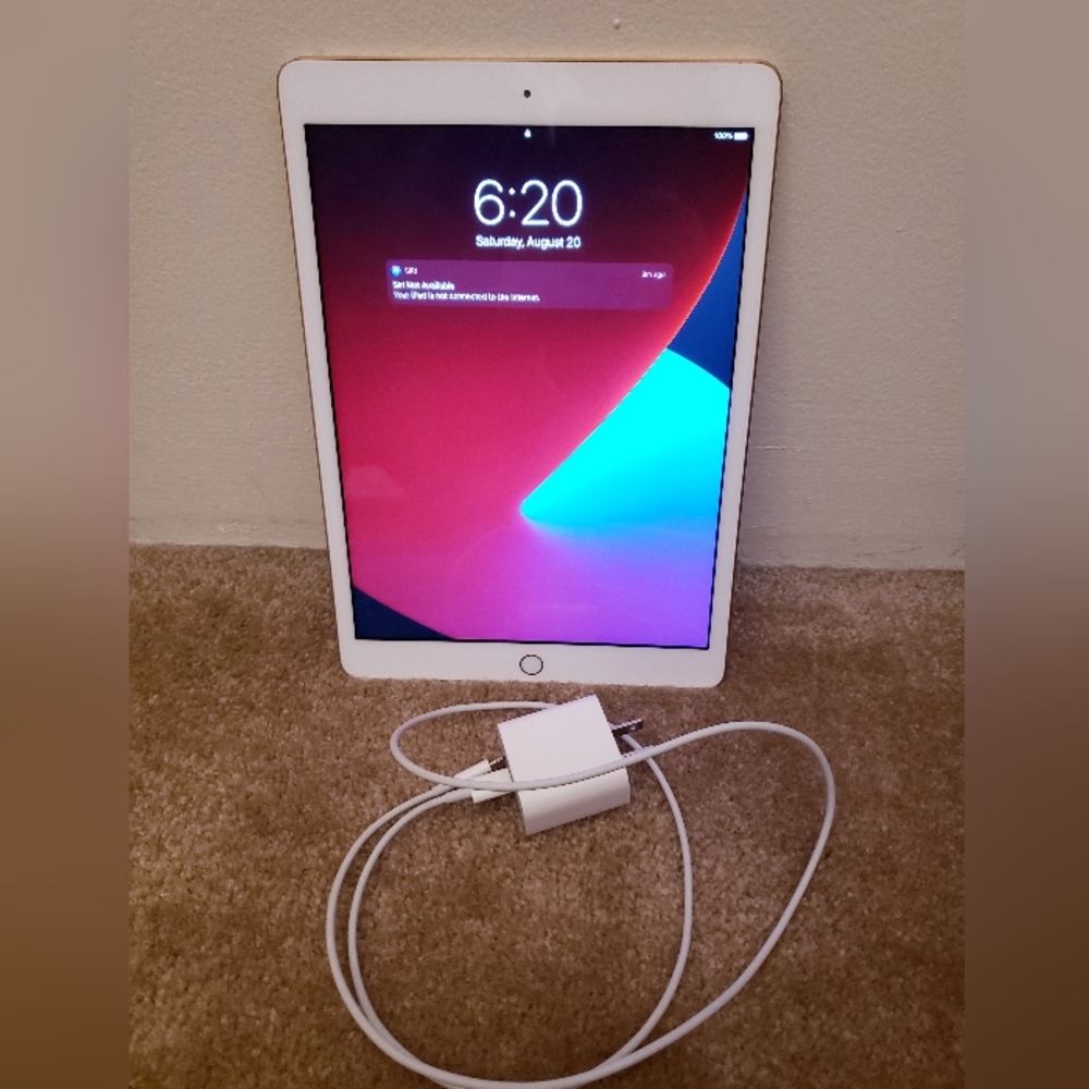 Rose Gold iPad (8th generation) tablet with charger: Like New!